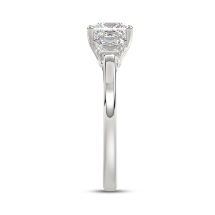 14K WHITE GOLD 1 3/4CT PRINCESS/TRAPEZOID DIAMOND LADIES RING (CENTER STONE PRINCESS DIAMOND 1 1/4CT) - Image 4