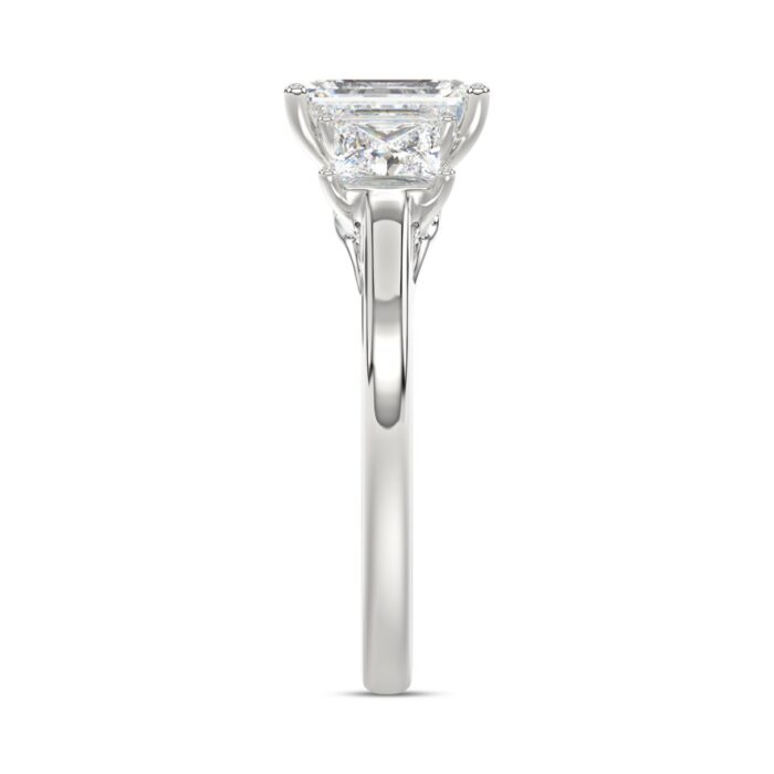 14K WHITE GOLD 2 5/8CT EMERALD/PRINCESS DIAMOND LADIES RING (CENTER STONE EMERALD DIAMOND 1 1/2CT) - Image 4
