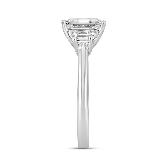 LADIES RING 2 3/4CT ROUND/TRAPEZOID/EMERALD DIAMOND 14K WHITE GOLD - Image 3