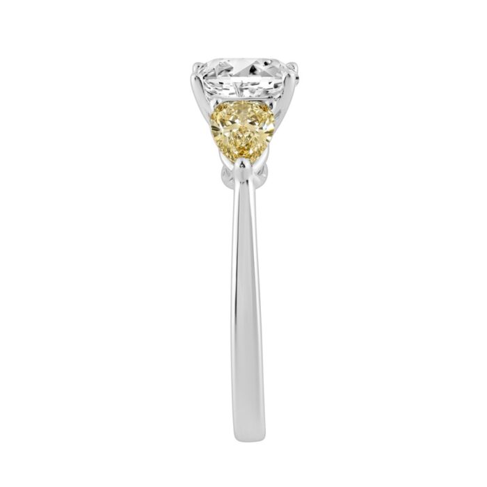 14K WHITE GOLD 2 5/8CT CUSHION/YELLOW PEAR DIAMOND LADIES RING (CENTER STONE CUSHION DIAMOND 1 1/2CT) - Image 3