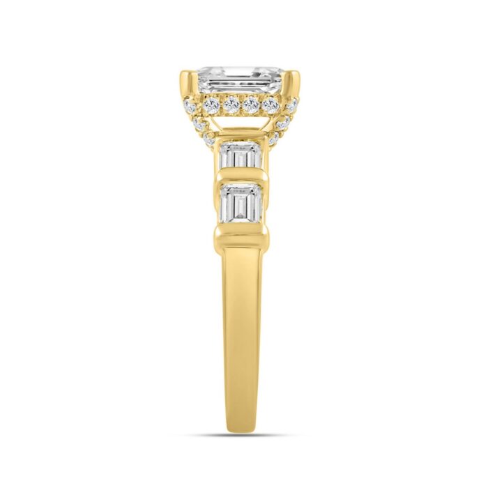 LADIES RING 3 1/4CT ROUND/EMERALD DIAMOND 14K YELLOW GOLD (CENTER STONE EMERALD DIAMOND 2.00CT) - Image 2
