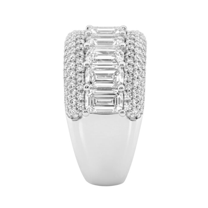 Elegant 14K White Gold Ladies Ladies Ring 3 1/4Ct Round & Emerald Cut Diamonds - Image 3