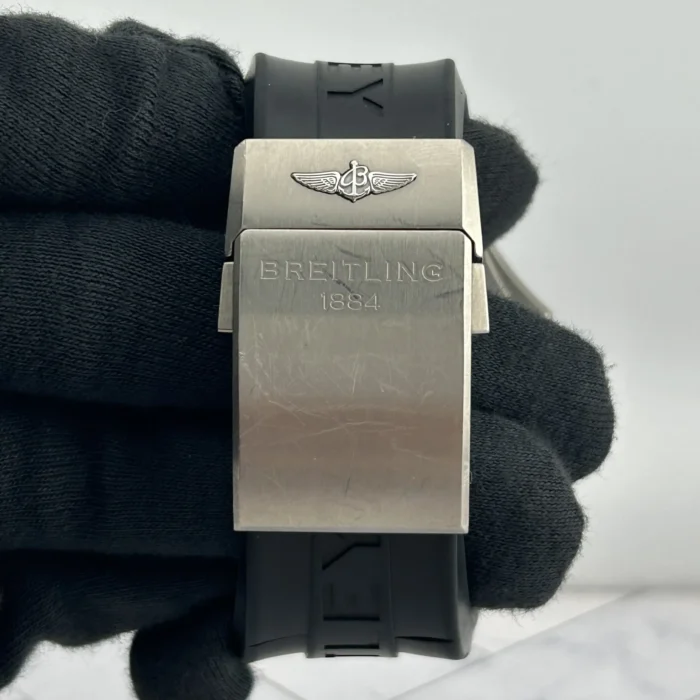 Breitling Bentley GMT Sliver Dial on Rubber & Metal Buckle Ref. EB0433/EB043335/G801 with Papers 2017 - Image 3