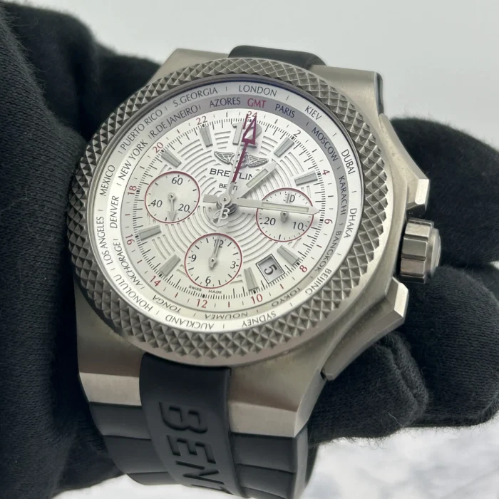 Breitling Bentley GMT Sliver Dial on Rubber & Metal Buckle Ref. EB0433/EB043335/G801 with Papers 2017 - Image 2