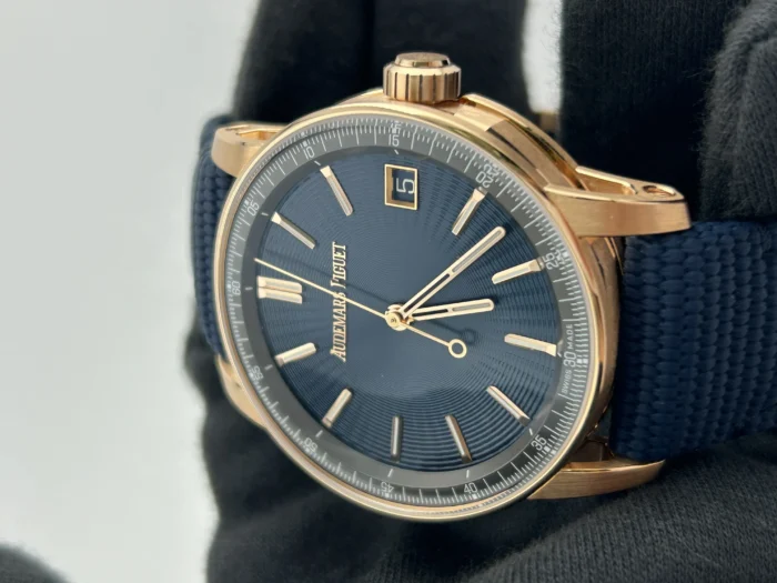 Audemars Piguet Code 11.59 Selfwinding night blue cloud Dial on Rubber Strap Ref. 15210OR.OO.A348KB.01 - Image 3
