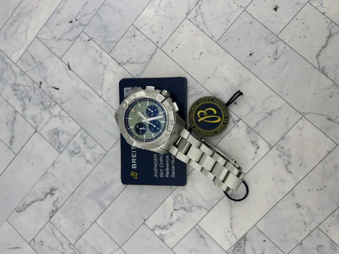 Breitling Avenger B01 Chronograph Green Dial on Bracelet Ref. AB0147101L1A1 with Card 2026 - Image 7