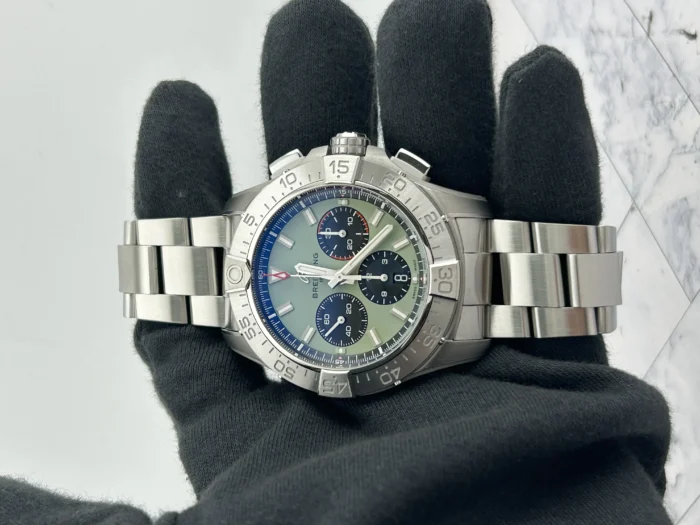 Breitling Avenger B01 Chronograph Green Dial on Bracelet Ref. AB0147101L1A1 with Card 2026 - Image 2