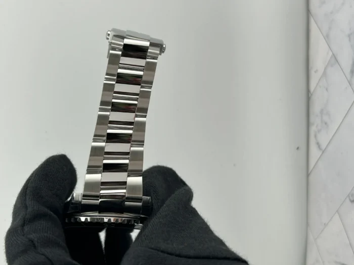 Breitling Superocean Automatic Blue Dial on Bracelet Ref. A17376211C1A1 with Card 2026 - Image 5