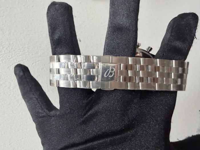Breitling Super AVI B04 Chronograph GMT Green Dial on Bracelet Ref. AB04452A1L1A1 with Card 2026 - Image 3