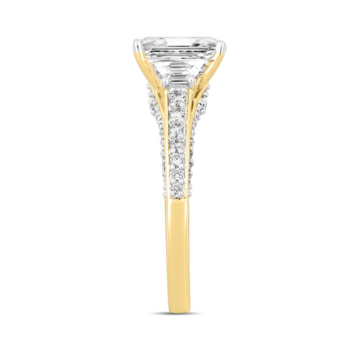 LADIES RING 3CT ROUND/EMERALD/TRAPEZOID DIAMOND 14K YELLOW GOLD (CENTER STONE EMERALD DIAMOND 2CT ) - Image 3