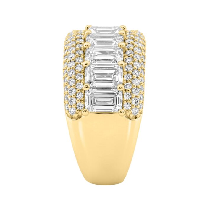 Elegant 14K Yellow Gold Ladies Ladies Ring 3 1/4Ct Round & Emerald Cut Diamonds - Image 3