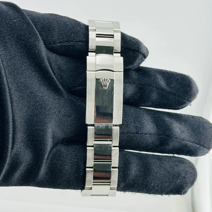 Rolex Datejust Dark Rhodium Dial on Oyster Bracelet Ref. 126300 with New Style Card (green) 2021 - Image 4