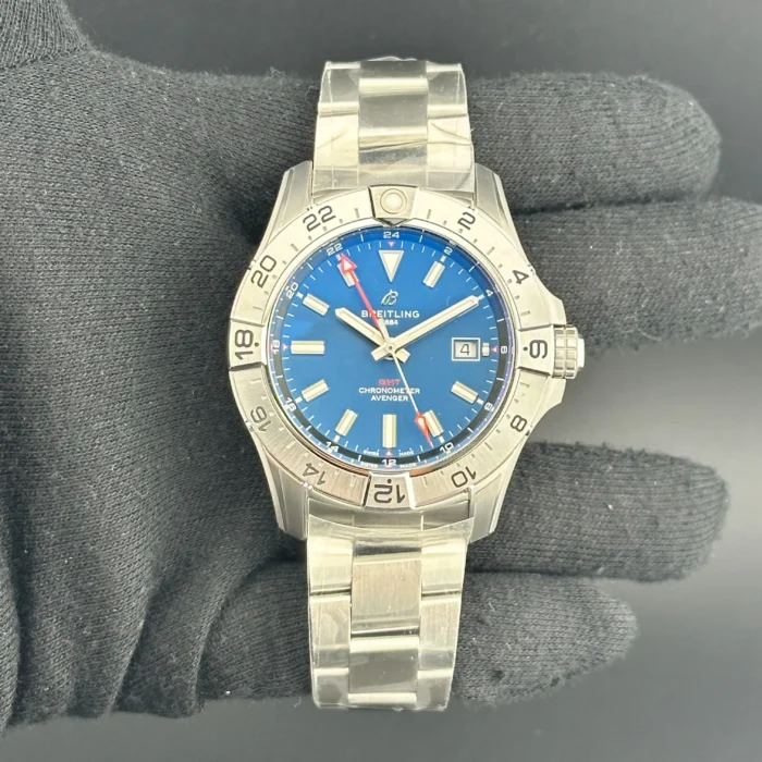 Breitling Avenger Automatic GMT Blue Dial on Bracelet Ref. A32320101C1A1 with Card 2026 - Image 2
