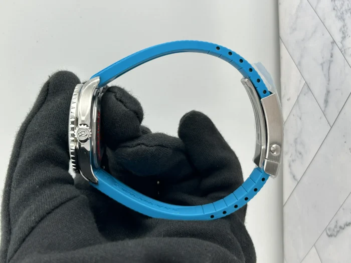 Breitling Superocean Automatic Turquoise Dial on Rubber Strap Ref. A17377211C1S1 with Card 2026 - Image 6