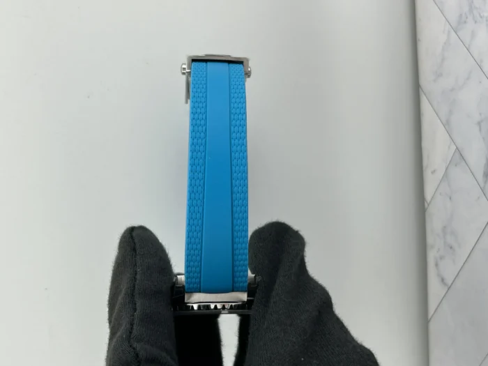 Breitling Superocean Automatic Turquoise Dial on Rubber Strap Ref. A17377211C1S1 with Card 2026 - Image 5