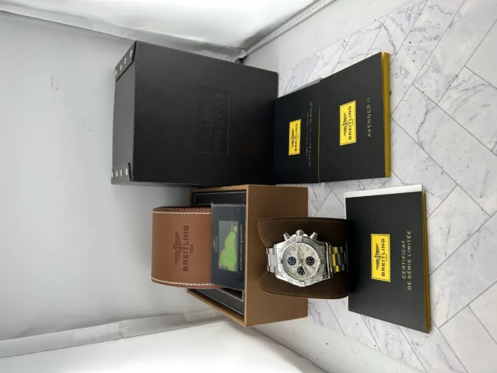 Breitling Avenger II White Dial on stainless steel Ref. A13381 - Image 7