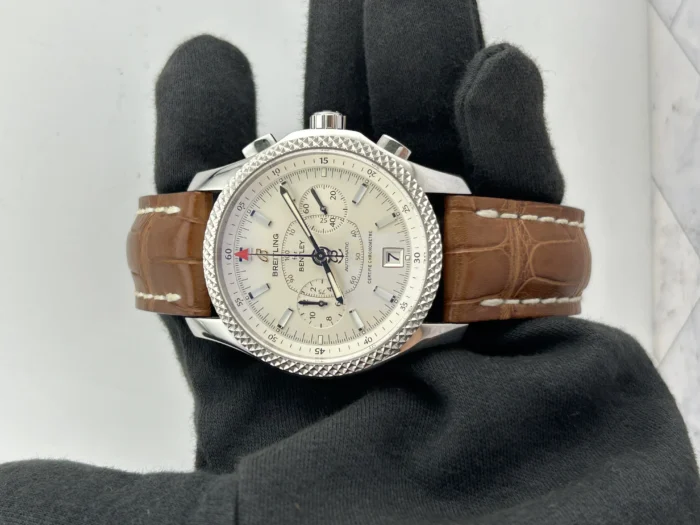 Breitling Bentley Mark VI Silver Dial on leather Ref. P26362 - Image 2