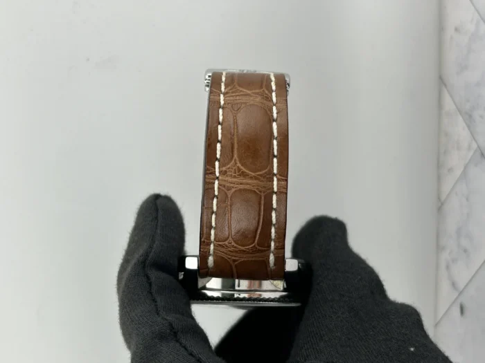 Breitling Bentley Mark VI Silver Dial on leather Ref. P26362 - Image 5