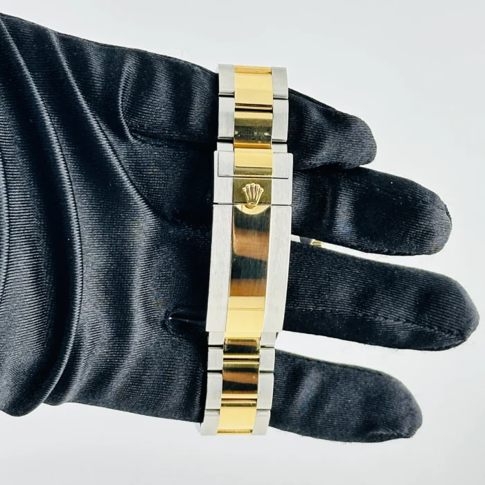 Rolex Submariner Blue Dial on Oyster Bracelet Ref. 126613LB with New Style Card (green) 2024 - Image 4