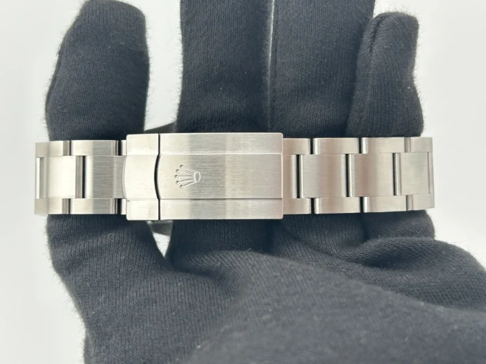 Rolex Oyster Perpetual 36 Lavender Dial on Oyster Ref. 126000 with New Style Card (green) 2026 - Image 3