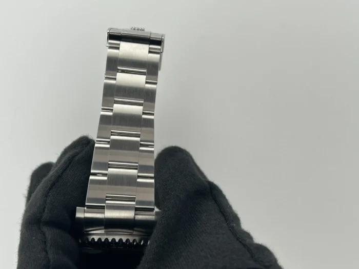 Rolex Sea-Dweller 43 Black Dial on Oyster Ref. 126600 with New Style Card (White) 2018 - Image 5