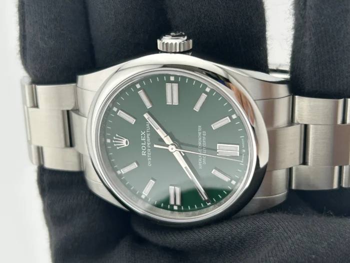 Rolex Oyster Perpetual 41 Green Dial on Oyster Ref. 134300 with New Style Card (green) 2026 - Image 3