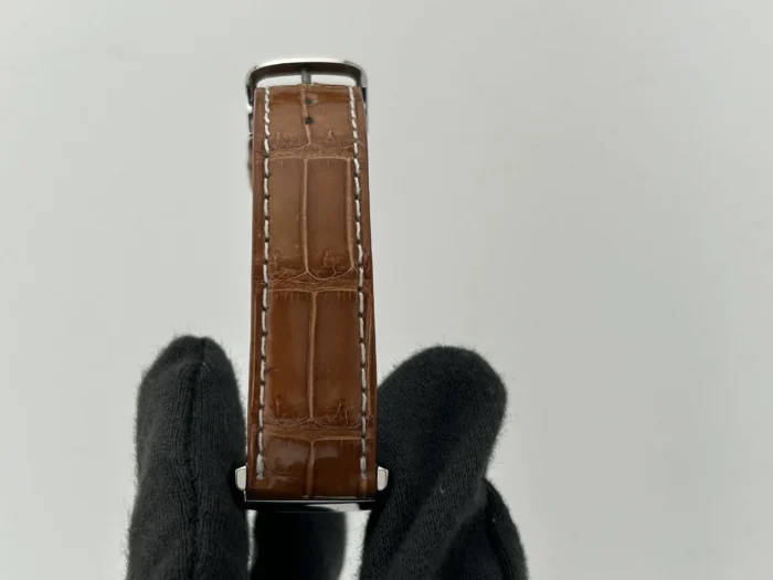 Jaeger-LeCoultre Reverso Classic Grande Taille Silver Dial on Leather Strap Ref. 252.8.71 - Image 5