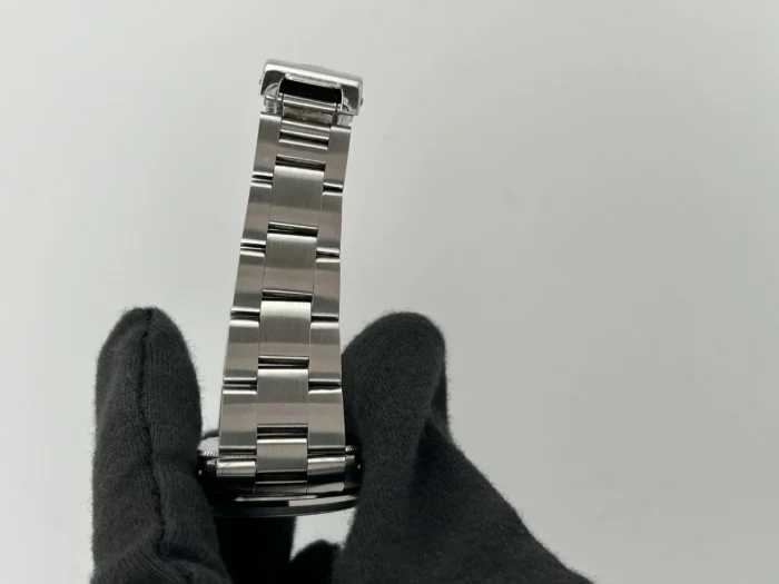 Rolex Oyster Perpetual Date Silver Index Dial on Oyster Ref. 15000 - Image 4