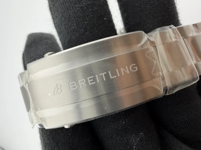 Breitling Avenger B01 Chronograph Beige Dial on Bracelet Ref. AB0147101A1A1 with Card 2026 - Image 7
