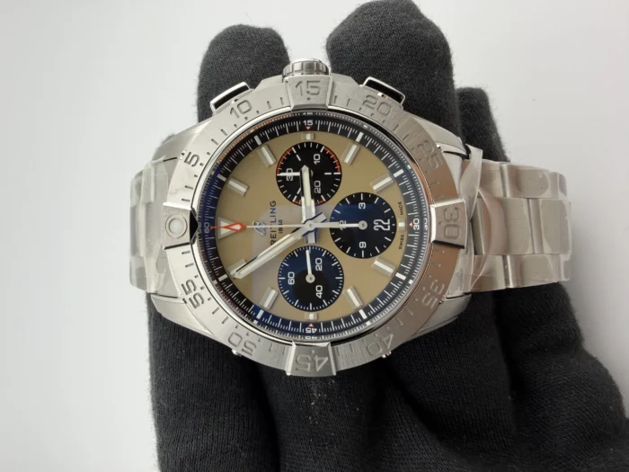 Breitling Avenger B01 Chronograph Beige Dial on Bracelet Ref. AB0147101A1A1 with Card 2026 - Image 4