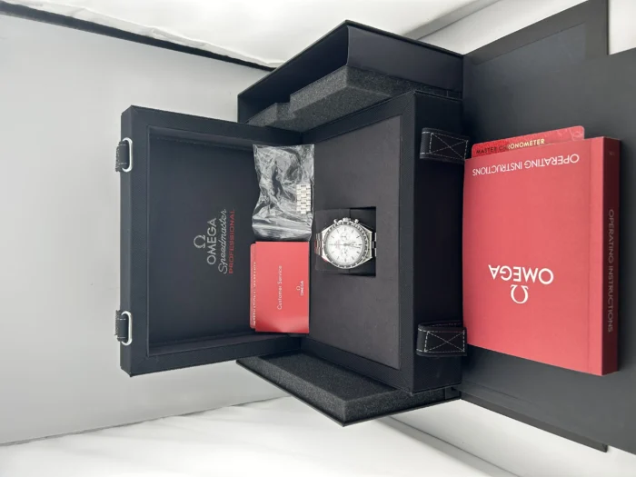 Omega Speedmaster Moonwatch Professional White Dial on stainless steel Ref. 310.30.42.50.04.001 with Card 2026 - Image 8