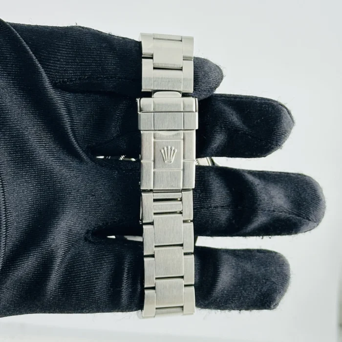 Rolex Explorer II Polar White Dial on Oyster bracelet Ref. 16570 with Papers 1998 - Image 4
