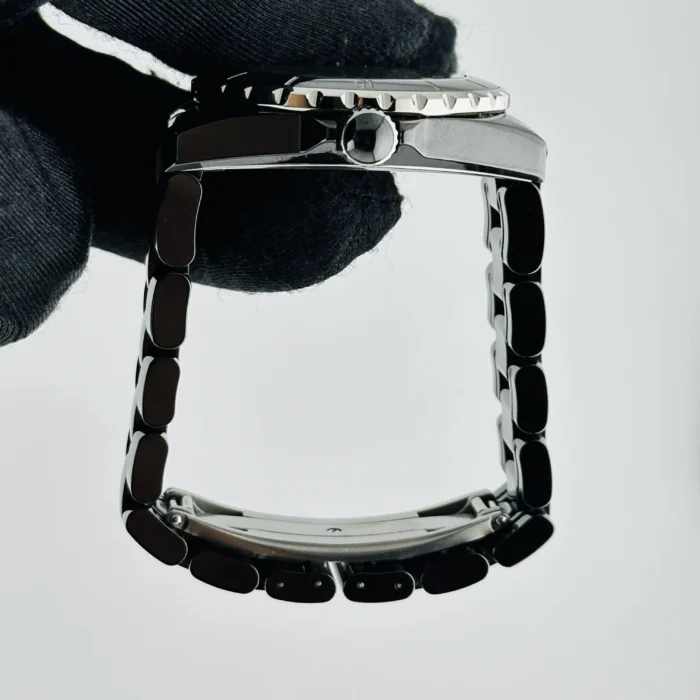 Chanel J12 Black Dial on Ceramic Bracelet Ref. H0685 - Image 6