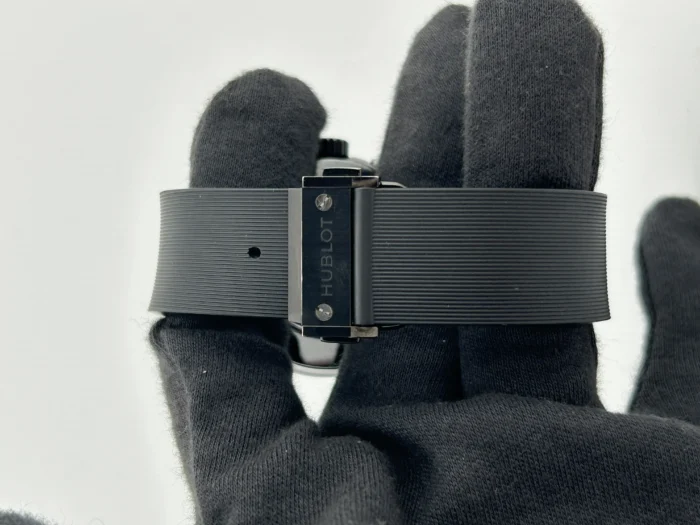 Hublot Classic Fusion Chronograph Black Carbon Effect Dial on Black Rubber Band Ref. 541.CM.1171.RX with Papers 2019 - Image 4