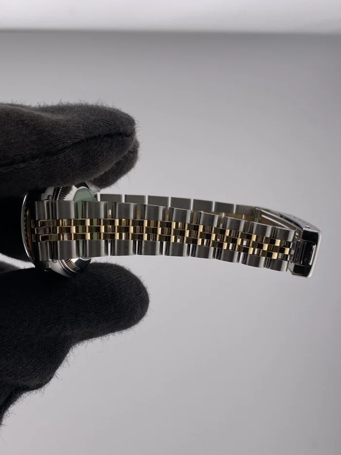 Rolex Datejust Lady Champagne Stick Dial on Jubilee Ref. 69173 - Image 5