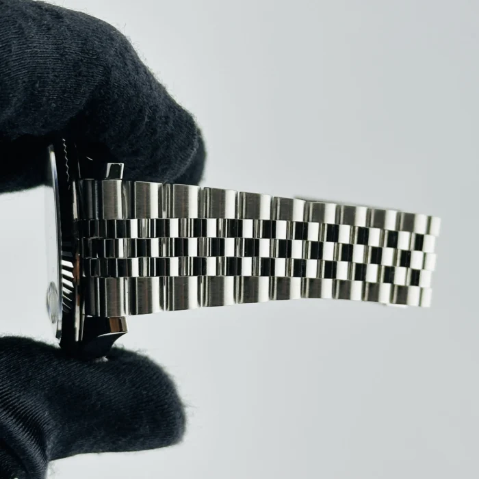 Rolex Datejust Silver Index Dial on D-Link Jubilee Bracelet Ref. 126334 with Card (New Style White) 2019 - Image 5