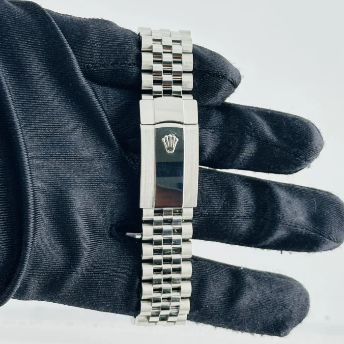 Rolex Datejust Silver Index Dial on D-Link Jubilee Bracelet Ref. 126334 with Card (New Style White) 2019 - Image 4
