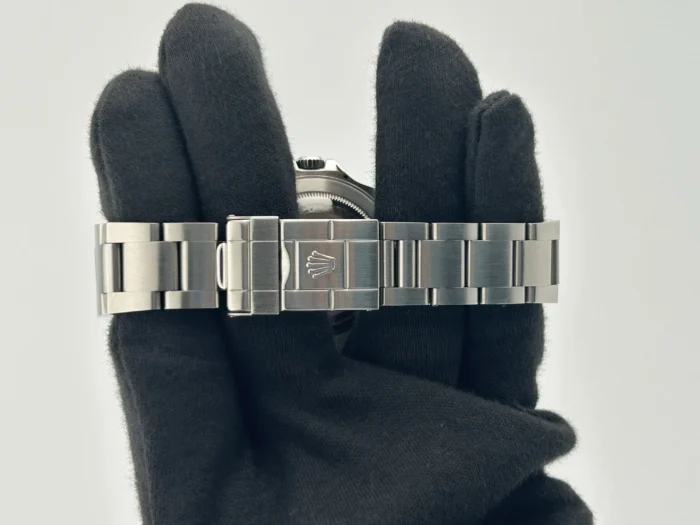 Rolex Explorer II White Dial on Oyster Ref. 16570 with Papers 2005 - Image 6