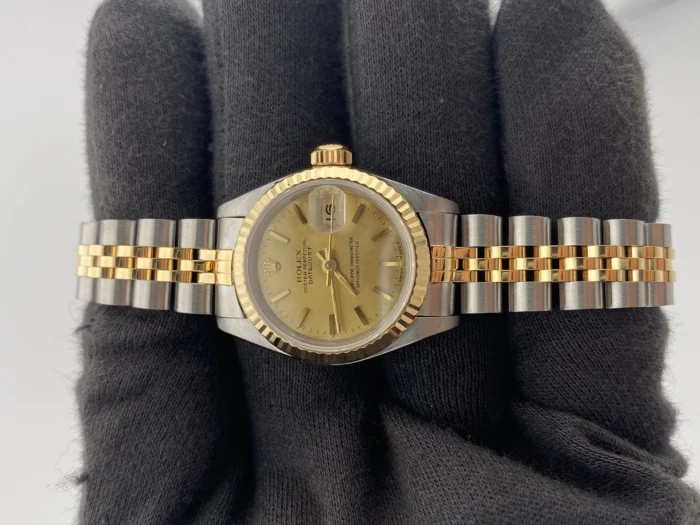 Rolex Datejust Lady Champagne Stick Dial on Jubilee Ref. 69173 with Papers 1992 - Image 2