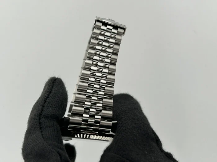Rolex Datejust 41 Blue Roman Numerals Dial on Jubilee D-Link Bracelet Ref. 126334 with Card 2024 - Image 5