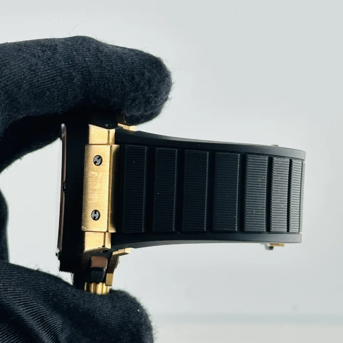 Hublot King Power Foudroyante Black Dial on Rubber-rose gold folding clasp Ref. 715.PX.1128.RX 18K - Image 5