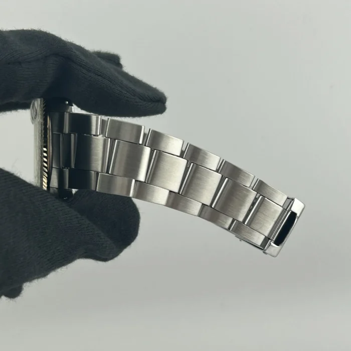 Rolex Datejust Grey Stick Dial on Folded Oyster Ref. 1601 - Image 4