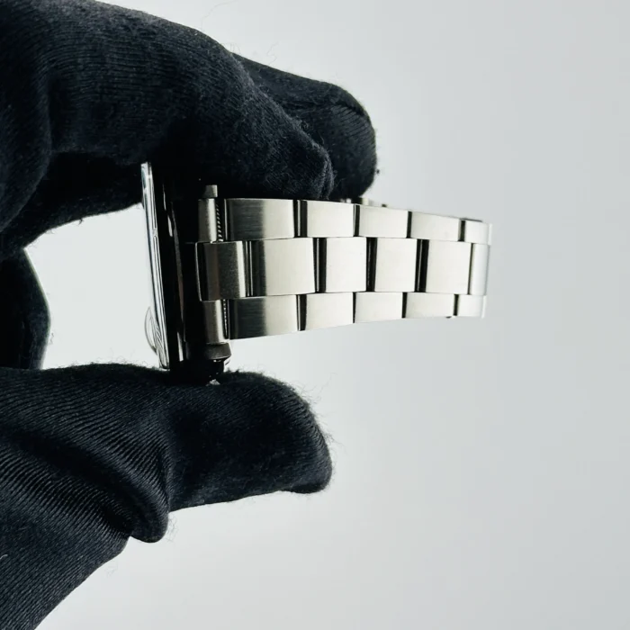 Rolex Oyster Perpetual Date Silver Stick Dial on Oyster Bracelet Ref. 15000 - Image 5