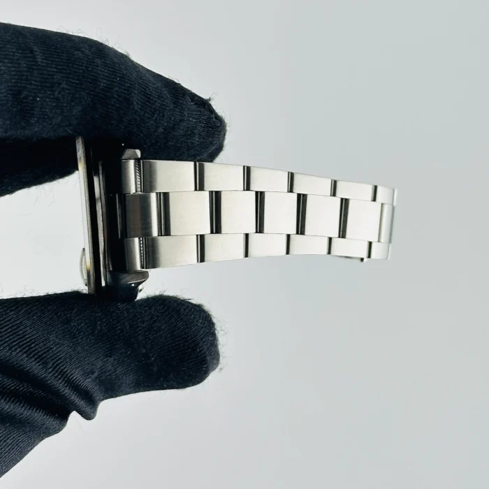Rolex Oyster Perpetual Date Champagne Stick Dial on Oyster Bracelet Ref. 15200 - Image 5