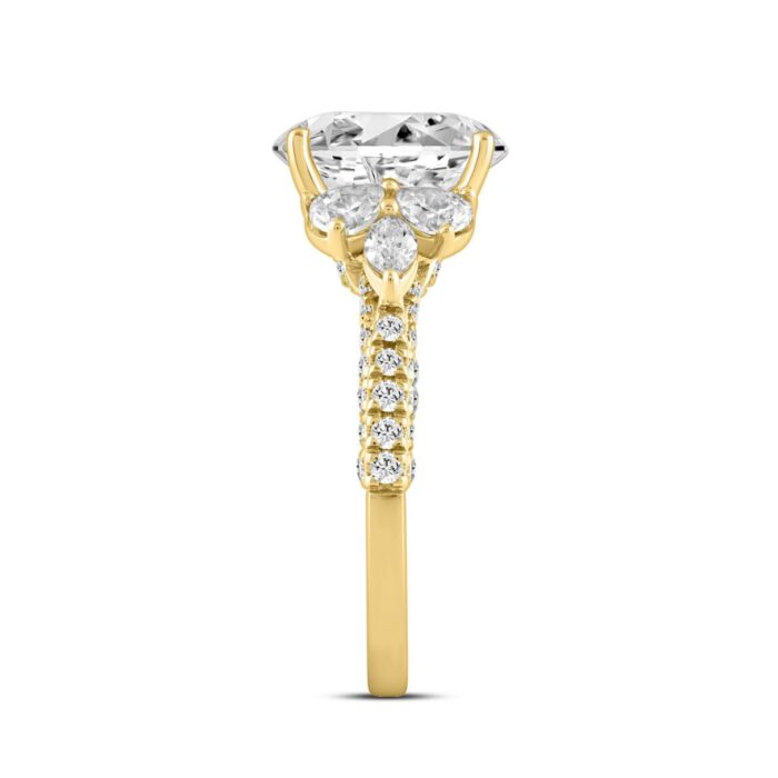 LADIES RING 4 1/3CT ROUND/PEAR/OVAL/MARQUISE DIAMOND 14K YELLOW GOLD (CENTER STONE OVAL DIAMOND 3.00CT) - Image 3