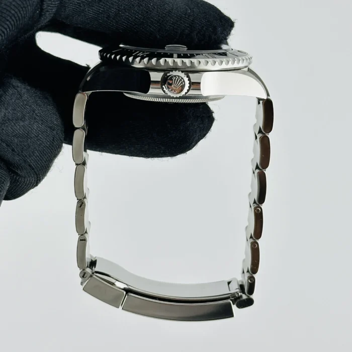 Rolex Sea-Dweller Black Dial on Oyster Bracelet Ref. 126600 with Card (New Style White) 2019 - Image 6