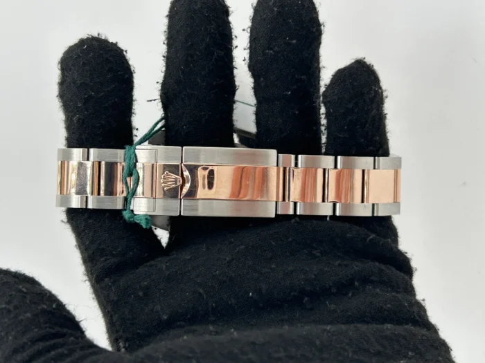 Rolex GMT-Master II "Root Beer" Black Dial on Oyster Bracelet Ref. 126711CHNR with Card (New Style Green) 2022 - Image 4