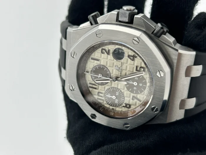Audemars Piguet Offshore Selfwinding Chronograph Ivory / Cream Dial on Leather Strap Ref. 26470ST.OO.A801CR.01 with Papers 2016 - Image 3