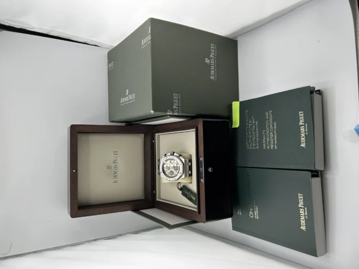 Audemars Piguet Offshore Selfwinding Chronograph Ivory / Cream Dial on Leather Strap Ref. 26470ST.OO.A801CR.01 with Papers 2016 - Image 7