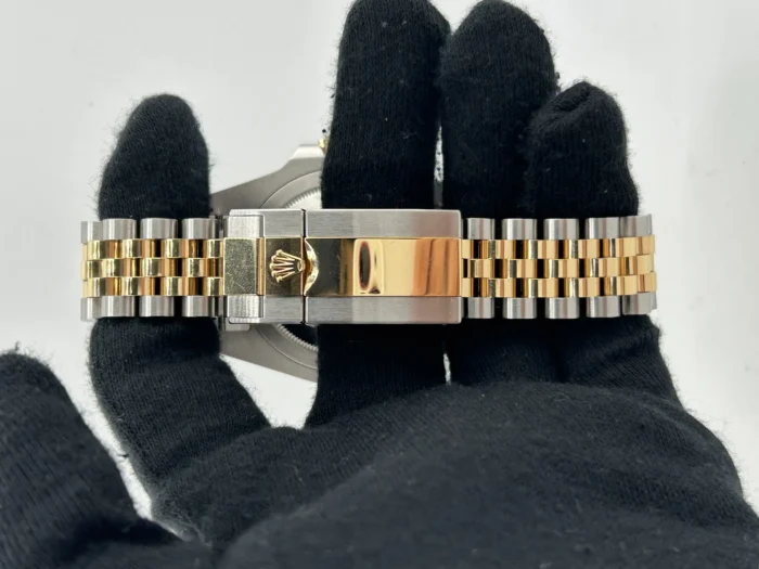 Rolex GMT-Master II Black “Bumblebee” Dial on 2Tone Jubilee D-Link Bracelet Ref. 126713GRNR with Card 2024 - Image 4